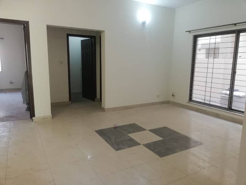 Askari 11, Sector A, 10 Marla, 03 Bed, Luxury House for Rent. 30