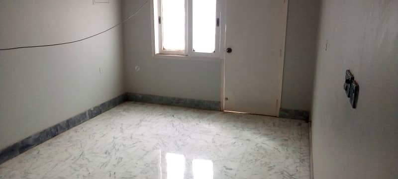 160 SQ Yrd westopen 5 bed fully maintain block 19 Gulshan e Iqbal 5