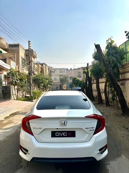 Honda Civic Oriel 2017 0