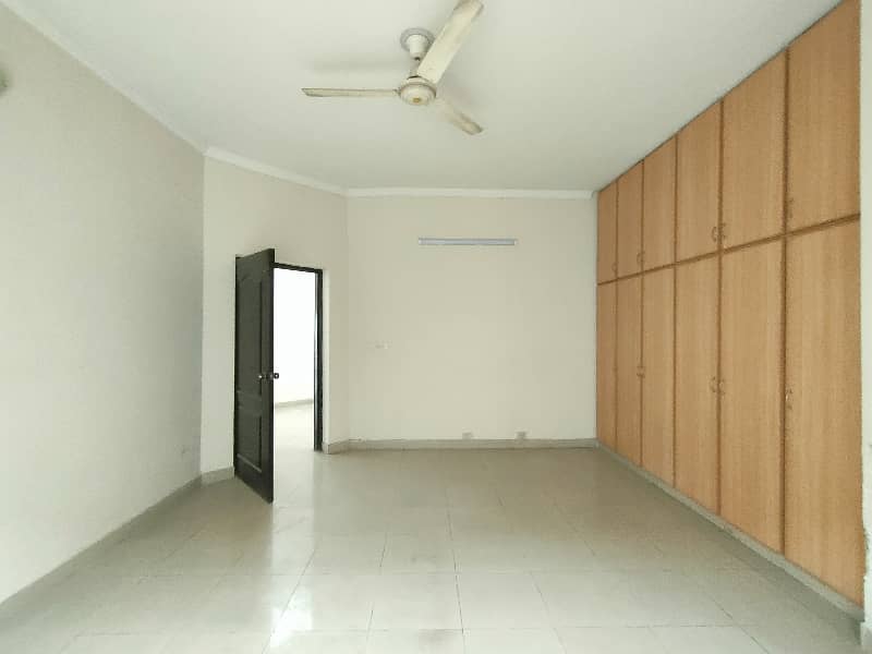 01-Kanal 05-Bed House Available For Rent in Askari-10 Lahore Cantt. 9