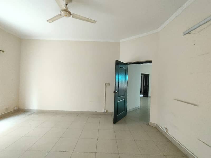 01-Kanal 05-Bed House Available For Rent in Askari-10 Lahore Cantt. 12