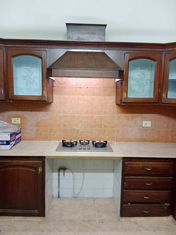 01-Kanal 03-Bed Separate Gate Upper Portion Available For Rent. 13