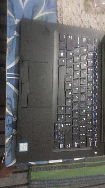 DELL 7390 8GB /256 1