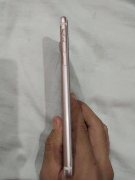 I phone 7plus/  Non PTA/ 
Capacity 32GB 2