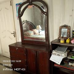 Dressing table 0