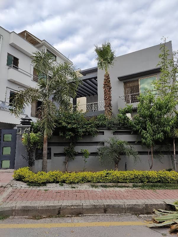 Idyllic House Available In Bahria Town Phase 4 For sale 27