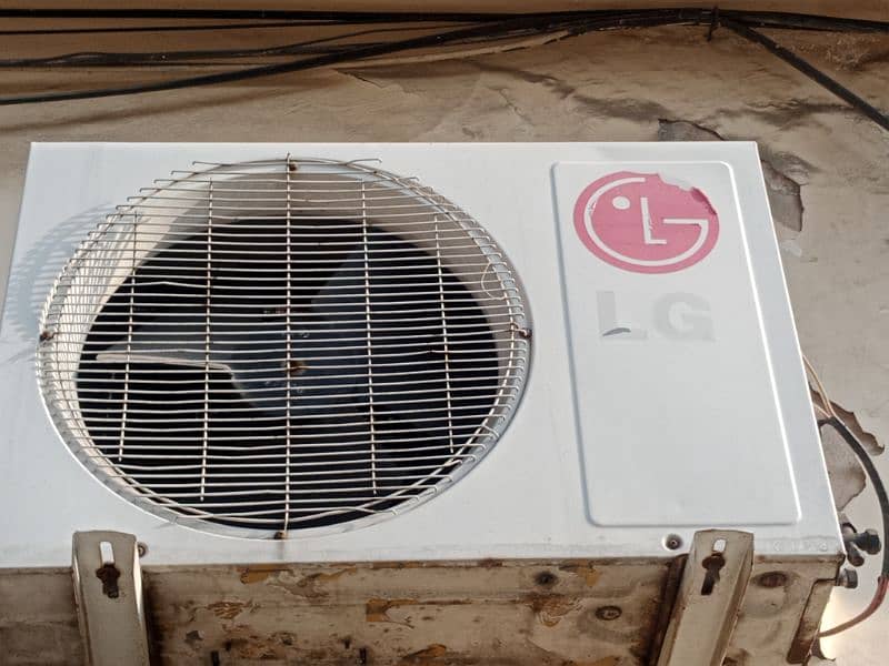LG Ac A1 cooling only 1 kit need to repair 2