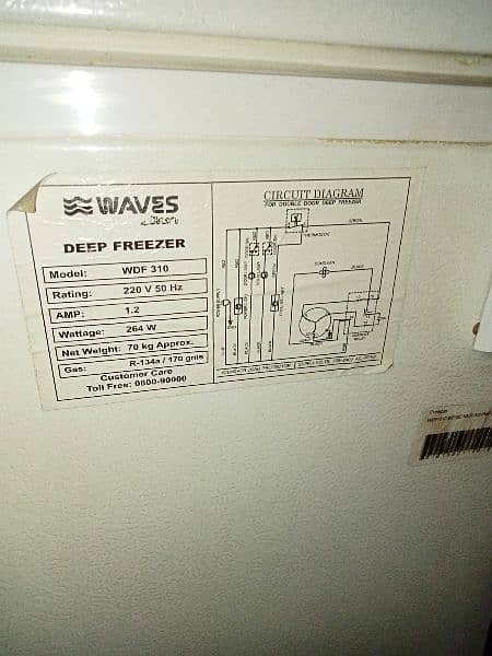 Waves Deep freezer in very good condition. 03185651253 my WhatsApp num 4