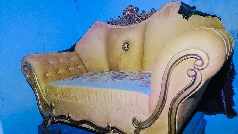 king Size bed/6 Seater sofa/Dressing Tabe/iron stand/side tabels/othrs 2