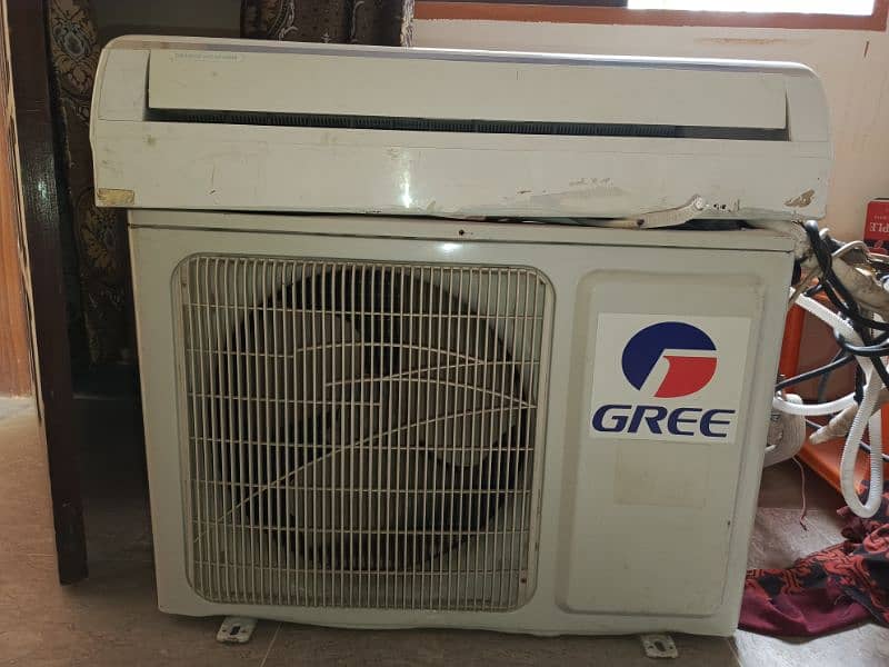 Gree 1 ton split Air Conditioner non inverter 2