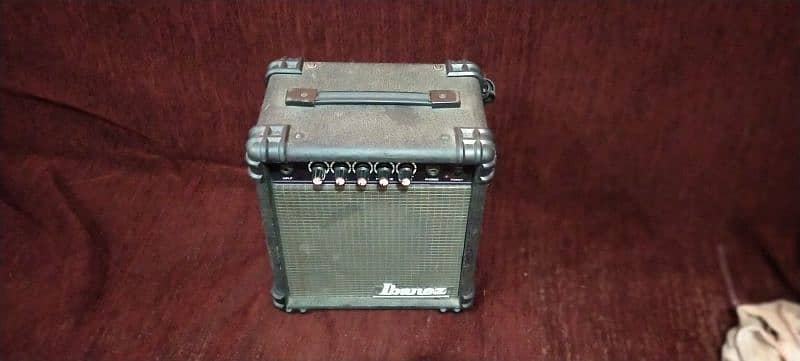 Ibanez Electric Guitar Amplifier 2