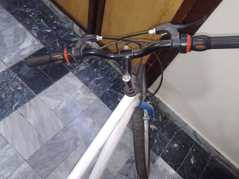 sport bicycle 10/10 condition 10 gare 3
