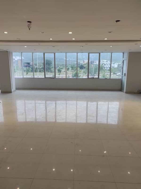 Mountain Facing Spacious Office Available For Rent in D12 4