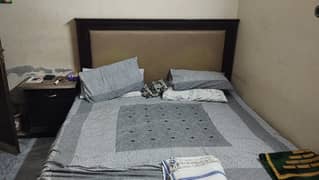 Bed set with side tabels with Matters