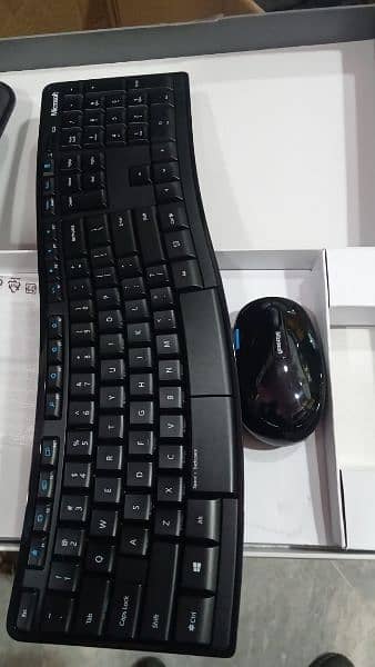 Microsoft Sculpt Comfort - Black - Wireless Keyboard and Mouse Combo 1