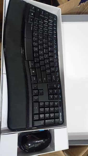 Microsoft Sculpt Comfort - Black - Wireless Keyboard and Mouse Combo 4