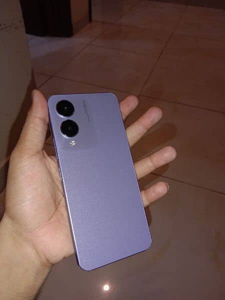 vivo 17s 1