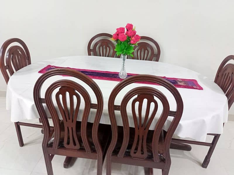 Dining table 6x chairs 2