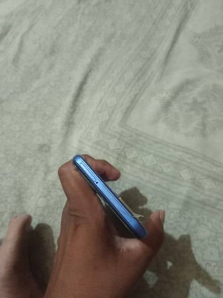 vivo y21A set and charger lush condition 9