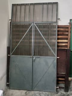 iron gate 5/8 feet  for sale 0