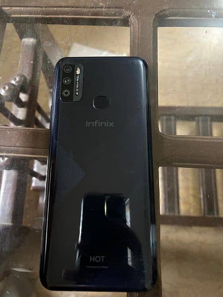 infinix hot 9 play 4gb. 64gb 8