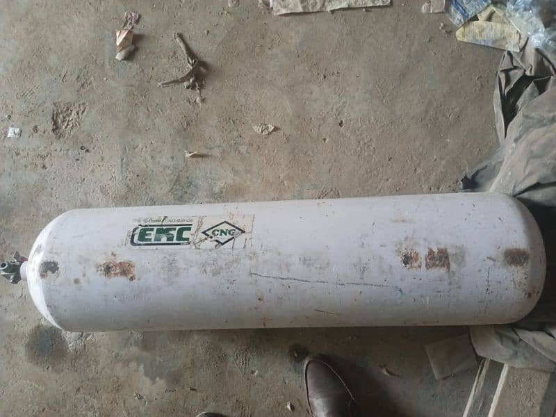 LPG Cylinder for sale exchange possible with Small size 3