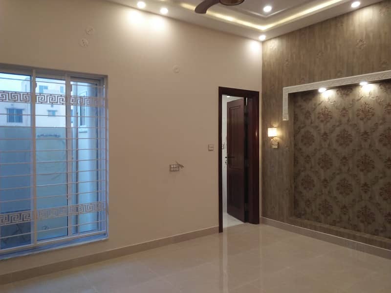 5 Marla Brand New Modern Design Luxury House Available For Rent In Bahria Town Lahore. 4