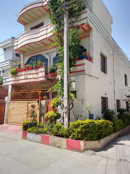 5Marla corner double plus half story for sale qutbal town 0