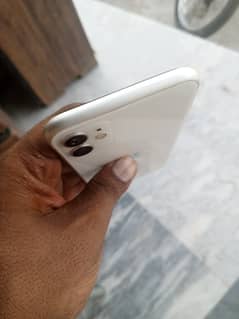 Iphone 11 128gb pta approved single sim A gift for iphone users.