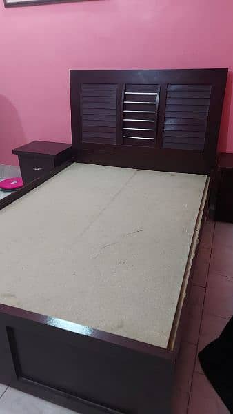 Bed with 2 side board 2