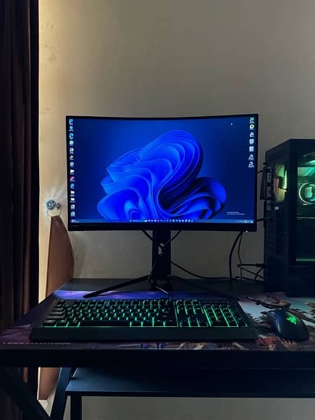 Gaming PC (With Monitor) 2