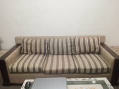 5 seated sofa in 10/10 condition