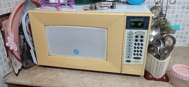 Pel Microwave oven for sale in excellent condition. 0