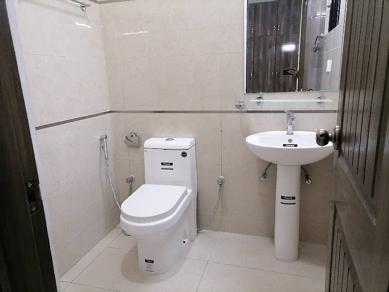 700 Square Feet Flat For rent In G-11/4 Islamabad 3