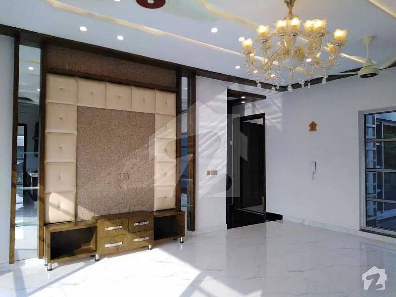 24 Marla Brand New Victorian Design Luxury Upper Portion Available For Rent In Bahria Town Lahore. 2