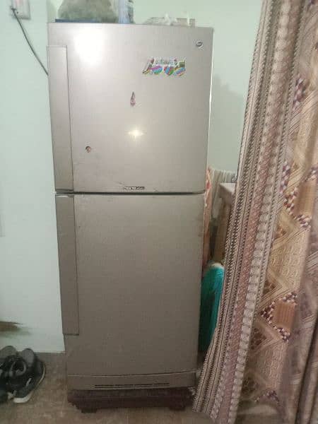 pel fridge good condition 0
