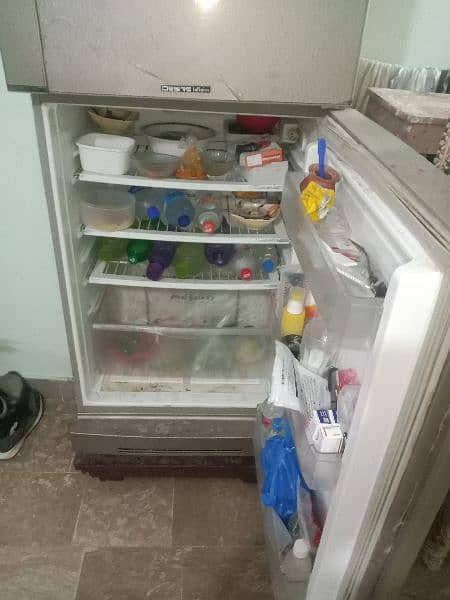 pel fridge good condition 2