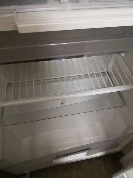 Toshiba room fridge 4