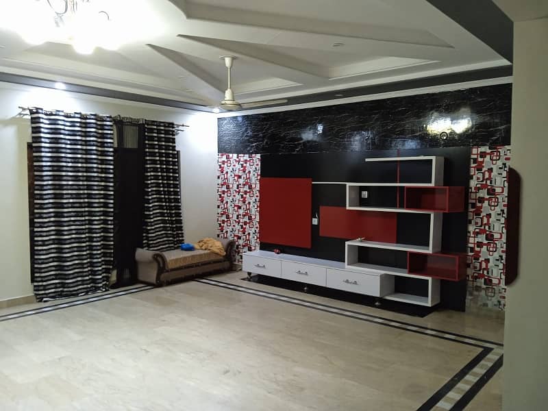 1 Kanal House For RENT Office + Family Use 21