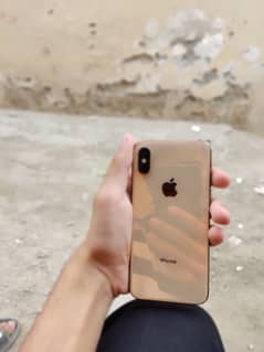 iPhone XS for sale 64 gb , 89battrey health ,non pta ,10/10 gold clr 0