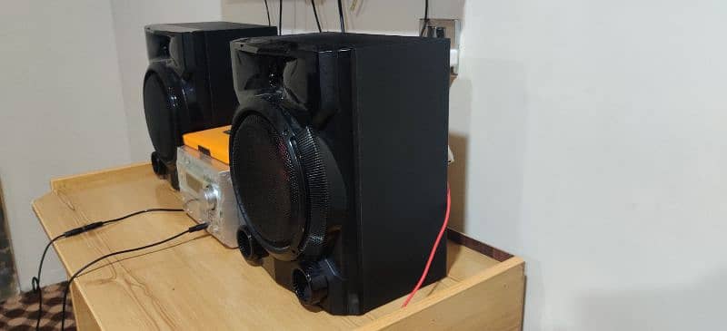 Speakers and amplifier for sale urgent 35000 1