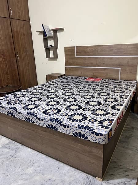 Queen size bed without mattress 1