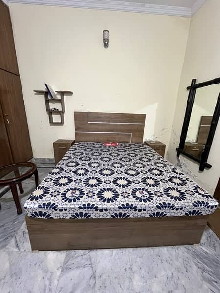 Queen size bed without mattress 2