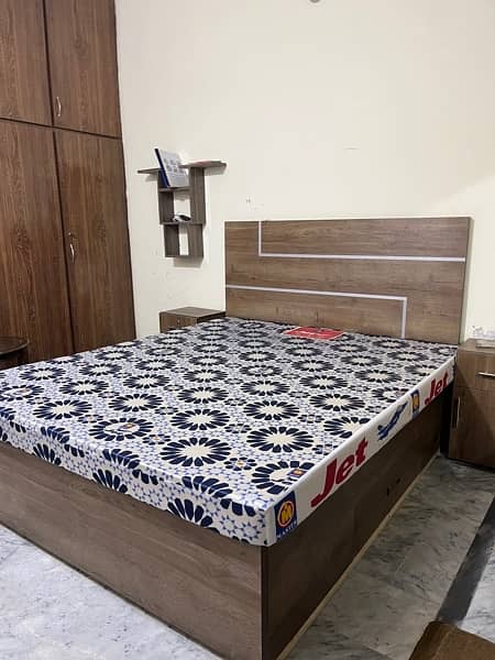 Queen size bed without mattress 6