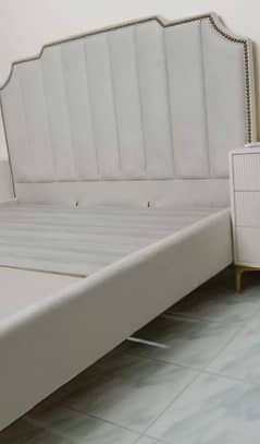 New king size bed size : 6*6½ with 2sidetables 0