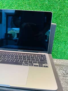 Macbook Pro M1 13.6 inches 16 Gb Ram 256 gB ssd
