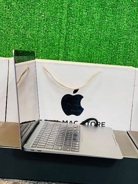 Macbook Air 2020 M1 Chip 13”inch 3