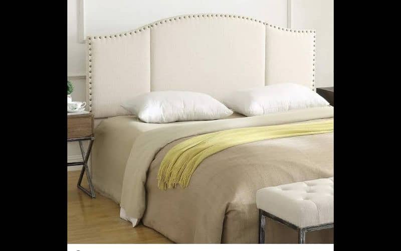 New king size bed size : 6*6½ with 2 sidetables (free delivery) 4