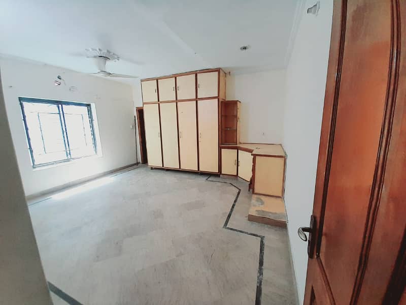 10 Marla Double Storey 5 Bed Good Condition House For Rent in M Block Model Town Lahore 4