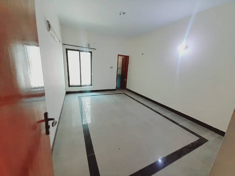 10 Marla Double Storey 5 Bed Good Condition House For Rent in M Block Model Town Lahore 16